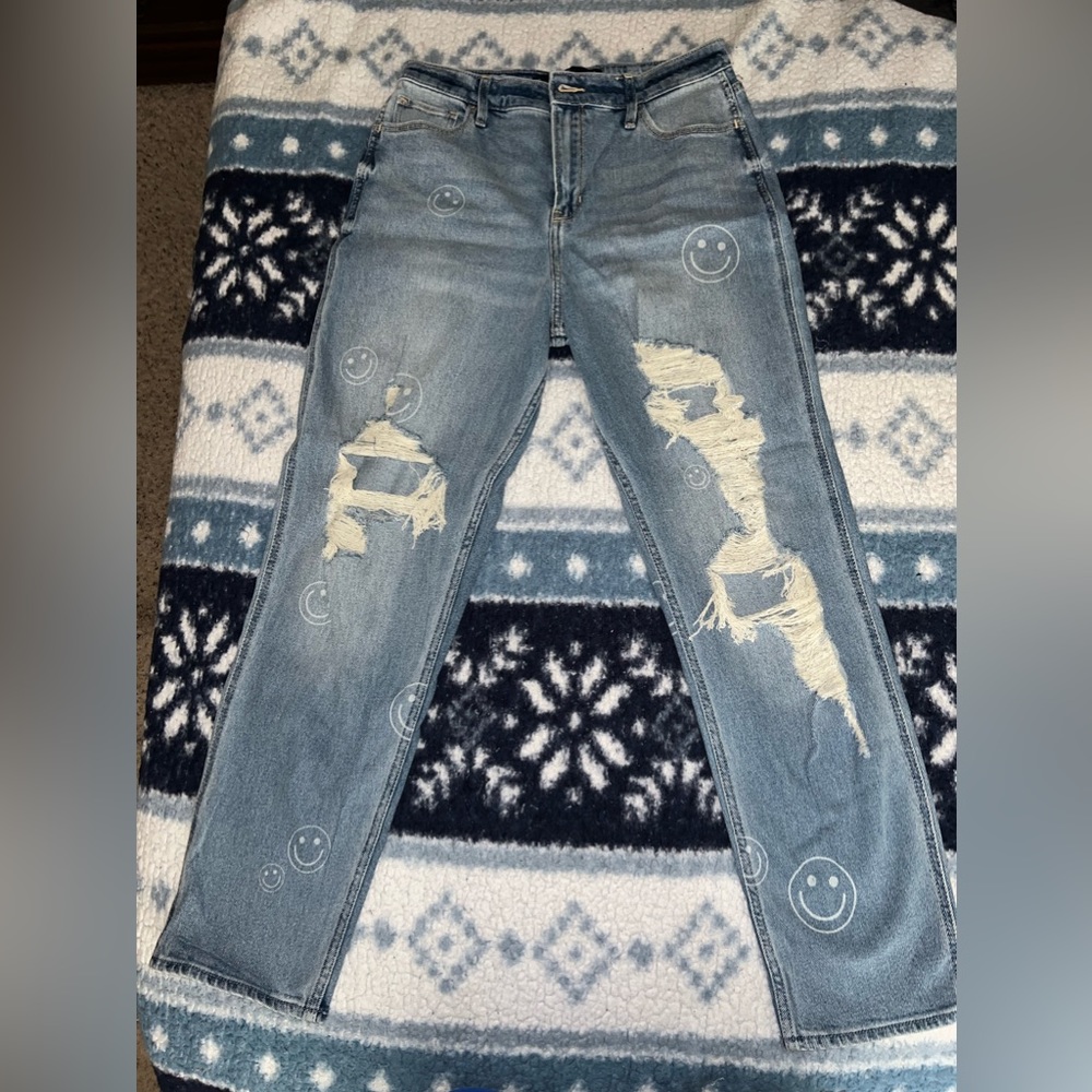 Hollister mom jeans. Size 9 long. 9L.